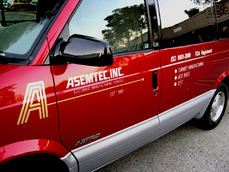 Asemtec red van angle side